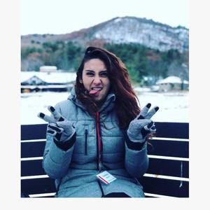 Meet your Posher, Carolina estefania